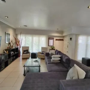 Alternative view of Casa - Chalet en Venta en Los Troncos