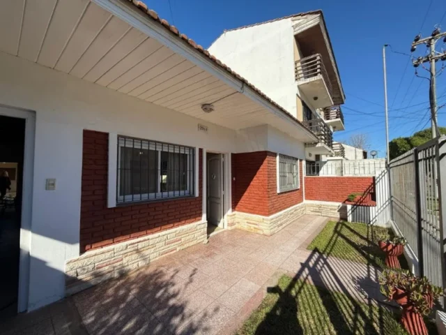 Casas, chalets en Venta — PASTEUR y  ALICE