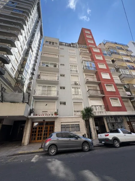 Departamentos, pisos y semipisos en Venta — Entre rios 2171