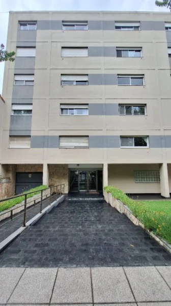 Departamentos, pisos y semipisos en Venta — DORREGO 2339