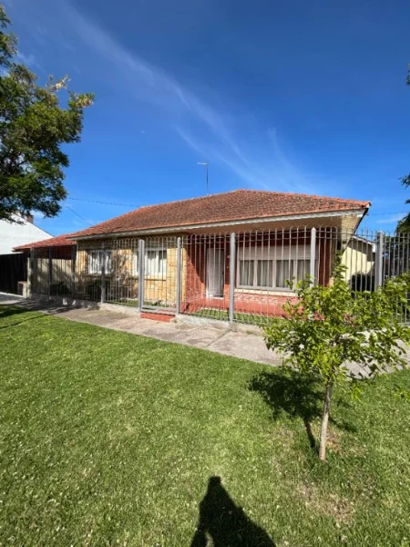Casas, chalets en Venta — alejandro korn 1400