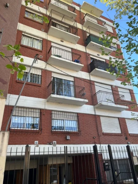 Departamentos, pisos y semipisos en Venta — Corrientes 2732