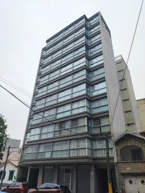 Departamentos, pisos y semipisos en Venta — Chacabuco 3200