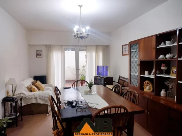 Departamentos, pisos y semipisos en Venta — 25 de Mayo y La Rioja