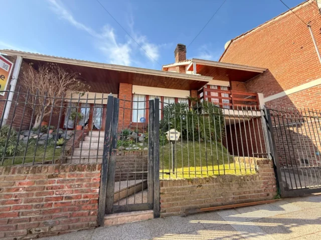 Casas, chalets en Venta — Laprida 3569