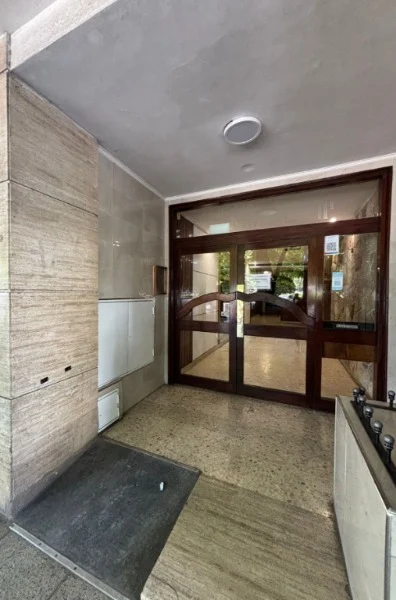 Departamentos, pisos y semipisos en Venta — Av. Colón 2700