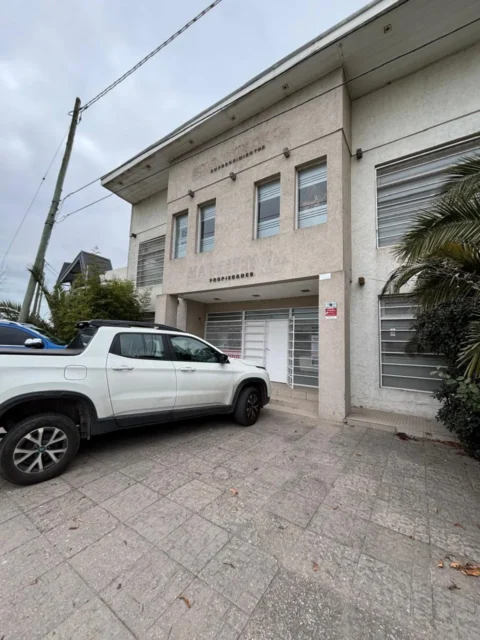 Oficinas en Alquiler — florisbelo acosta 7400