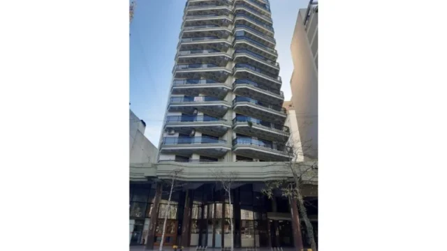 Departamentos, pisos y semipisos en Venta — H Irigoyen 1500