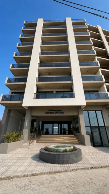 Departamentos, pisos y semipisos en Venta — Av Felix U Camet 2559