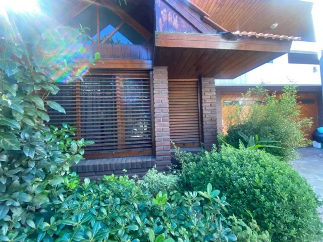 Casas, chalets en Venta — Castelli 3379