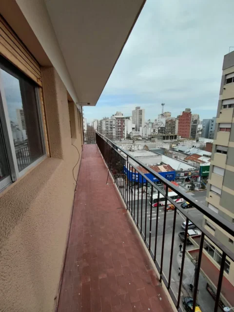 Departamentos, pisos y semipisos en Alquiler — SALTA Y AV. LURO
