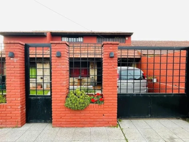 Casas, chalets en Venta — De La Mazza 3300