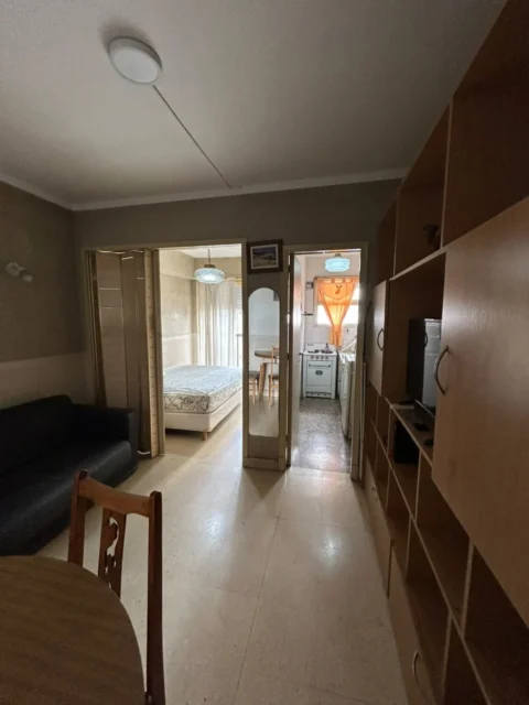 Departamentos, pisos y semipisos en Alquiler — Bolivar 2100