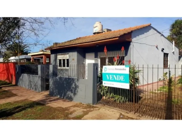 Casas, chalets en Venta — Rivadavia 9700