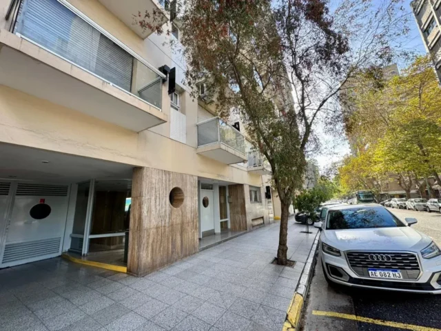 Departamentos, pisos y semipisos en Alquiler — Corrientes 2539