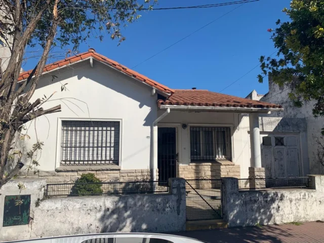 Casas, chalets en Venta — Chacabuco 4662