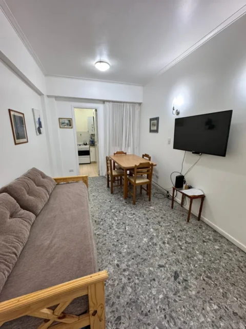 Departamentos, pisos y semipisos en Alquiler Temporario — AV COLON 2000