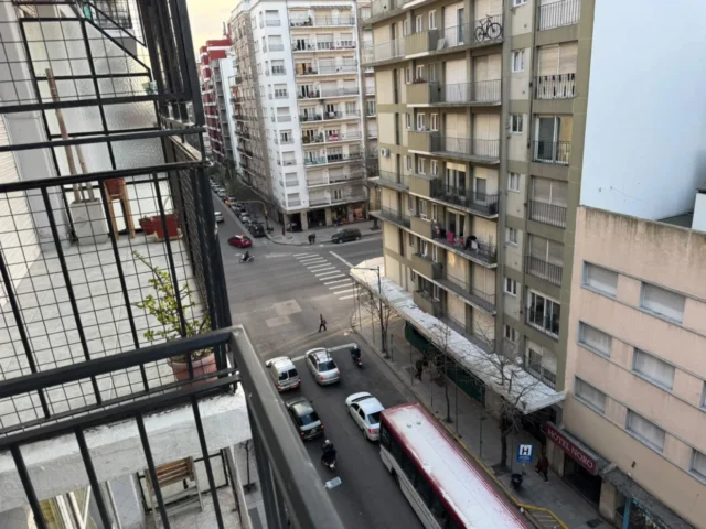 Departamentos, pisos y semipisos en Venta — CORRIENTES 2100