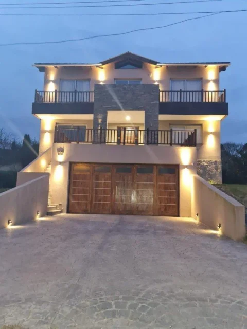 Casas, chalets en Venta — C. Luciano 355