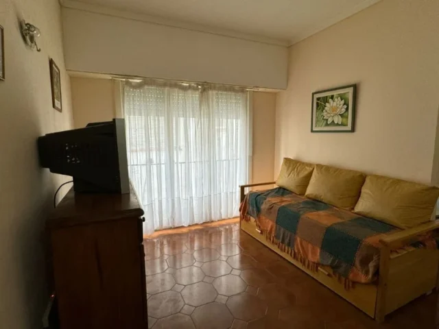 Departamentos, pisos y semipisos en Venta — Bolivar 2250