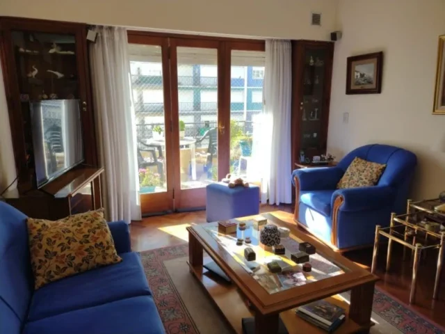 Departamentos, pisos y semipisos en Venta — Av. Colón 2100