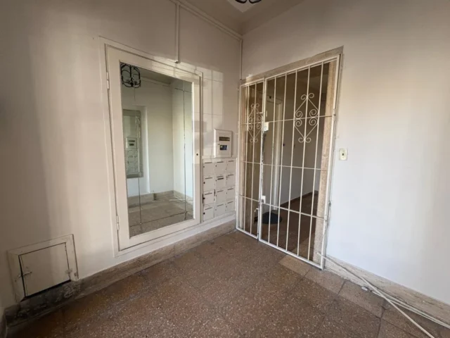 Departamentos, pisos y semipisos en Venta — Dorrego 1095