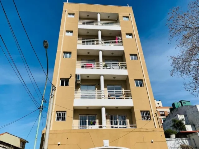 Departamentos, pisos y semipisos en Venta — CASTELLI 3000
