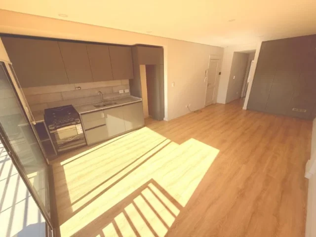 Departamentos, pisos y semipisos en Alquiler — CORDOBA 3300