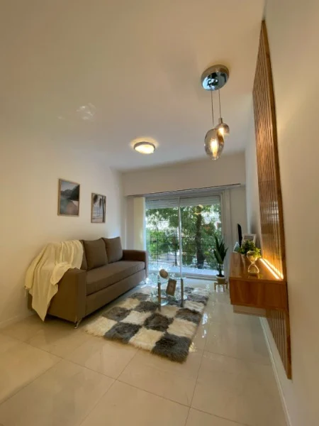 Departamentos, pisos y semipisos en Venta — Bolívar 2600
