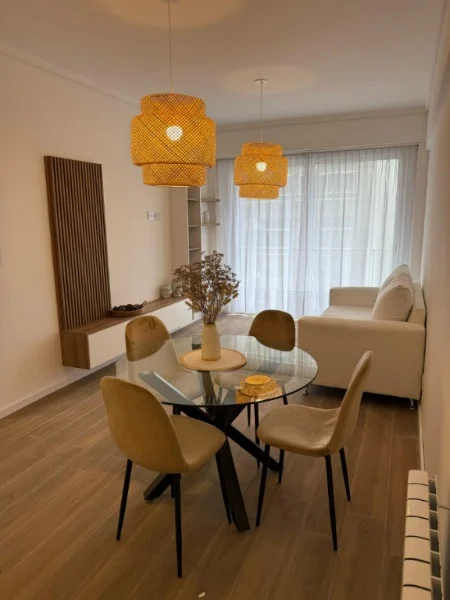 Departamentos, pisos y semipisos en Venta — Bolívar 2200