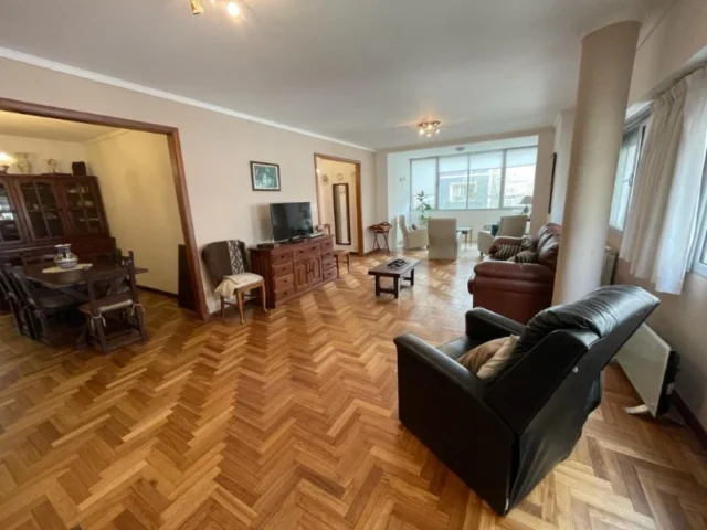 Departamentos, pisos y semipisos en Venta — Falucho 2500