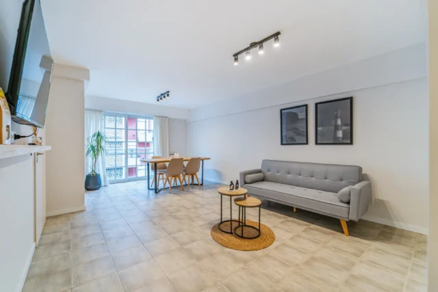 Departamentos, pisos y semipisos en Venta — Almirante Brown 1500