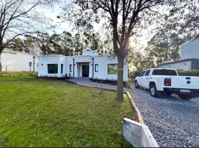 Casas, chalets en Venta — Las focas 800