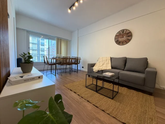 Departamentos, pisos y semipisos en Venta — Av. Colón 1600