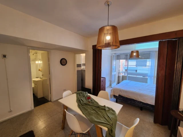 Departamentos, pisos y semipisos en Venta — Sarmiento 2400