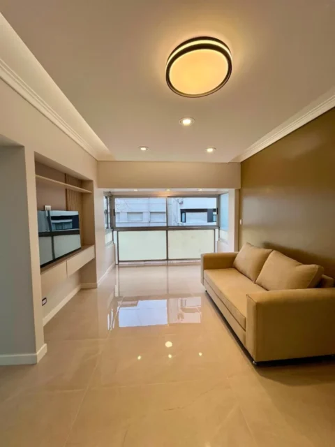 Departamentos, pisos y semipisos en Venta — Moreno 2500