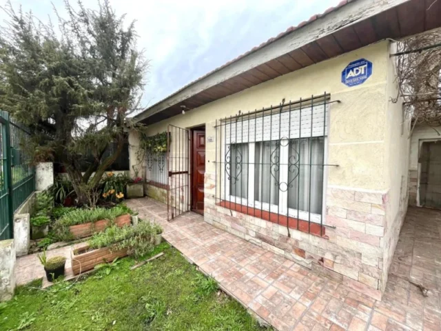 Casas, chalets en Venta — Roque Sáenz Peña y Azopardo