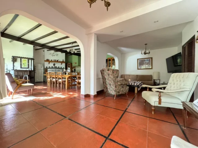 Casas, chalets en Venta — El Pampero 1975