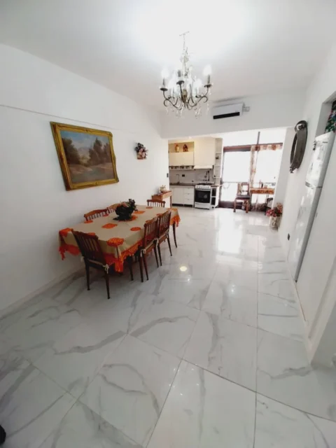 Departamentos, pisos y semipisos en Venta — Lamadrid 2100
