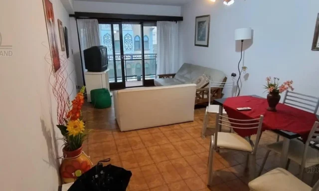 Departamentos, pisos y semipisos en Venta — Bolivar 2500