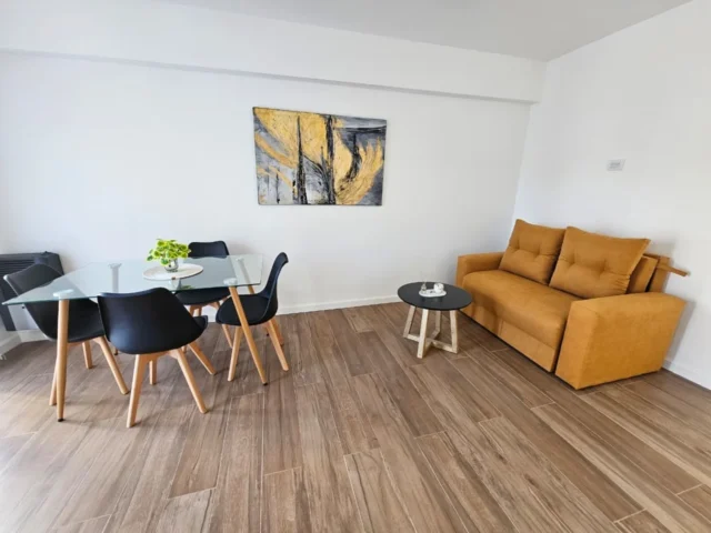 Departamentos, pisos y semipisos en Venta — Bolívar 2306