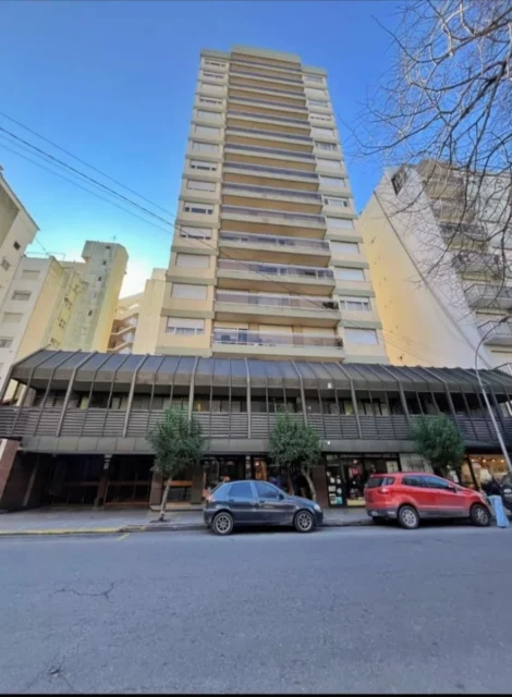 Departamentos, pisos y semipisos en Alquiler — Alberti y corrientes