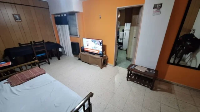 Departamentos, pisos y semipisos en Venta — Moreno 2700