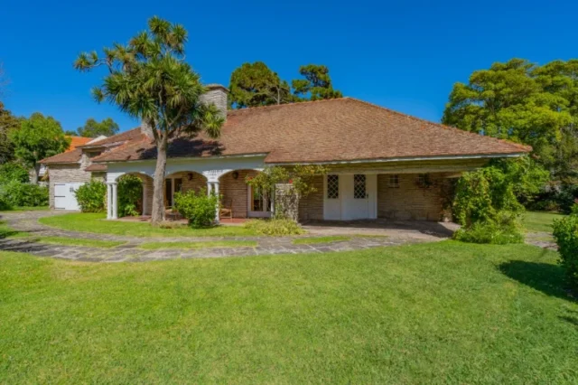 Casas, chalets en Venta — Arenales 3525