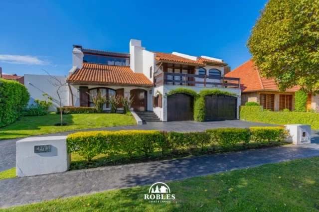 Casas, chalets en Venta — Matheu 4379