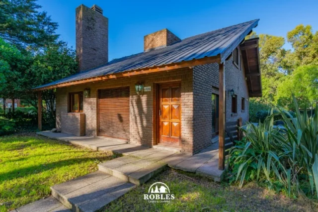 Casas, chalets en Venta — Los Geranios 5122