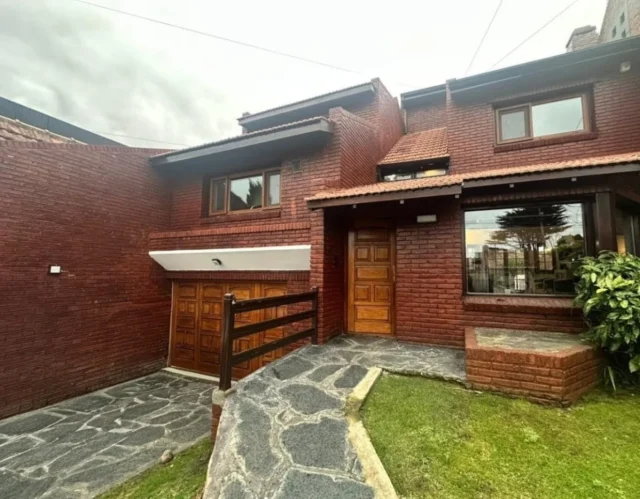 Casas, chalets en Venta — ROLDAN 1000