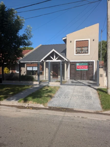 Casas, chalets en Venta — Bermejo 2230