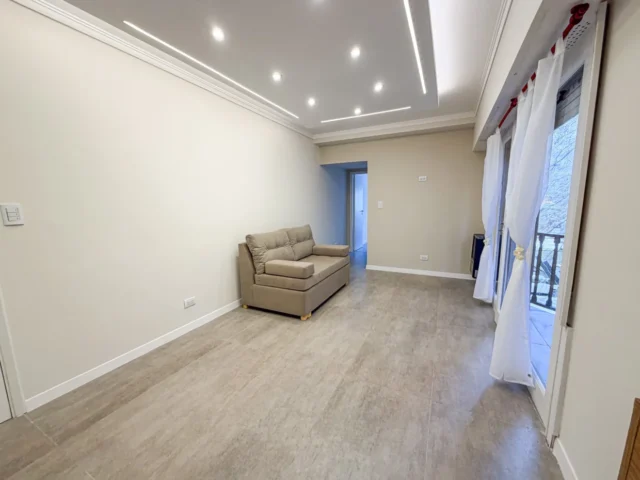 Departamentos, pisos y semipisos en Venta — CORRIENTES 2400
