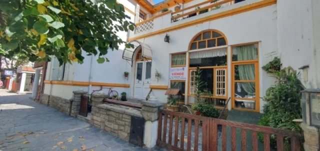 Hoteles en Venta — hipolito yrigoyen 1361